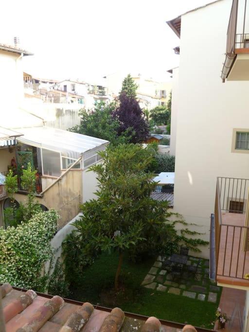 Romantic Apt In San Frediano Firenze Bagian luar foto